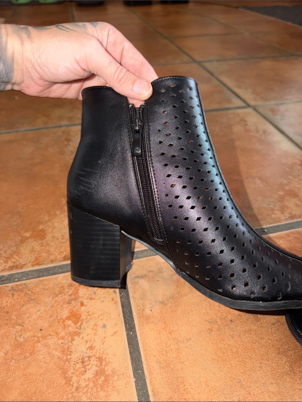 ✨ Super Cute Black Booties – Size 8 ✨ - Picture 2 of 5